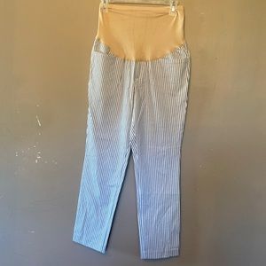 Old Navy Maternity Pixie cut pants size 8. Blue and white striped